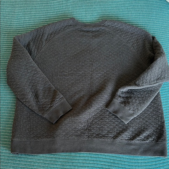 L.L. Bean Men's Dark Gray Quilted Crewneck Sweater - Picture 6 of 7